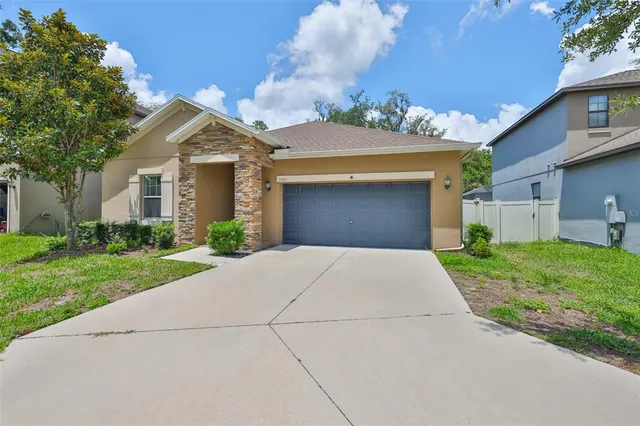 a front view of house with yard