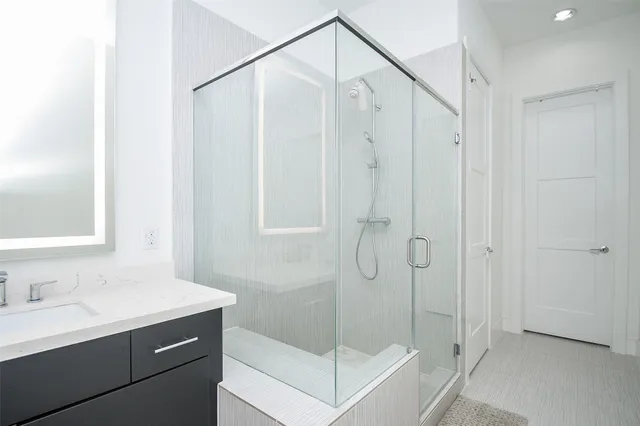 $2,750 | 2412 Canal Street, Unit K, Houston, TX 77003