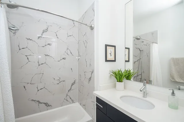 $2,750 | 2412 Canal Street, Unit K, Houston, TX 77003