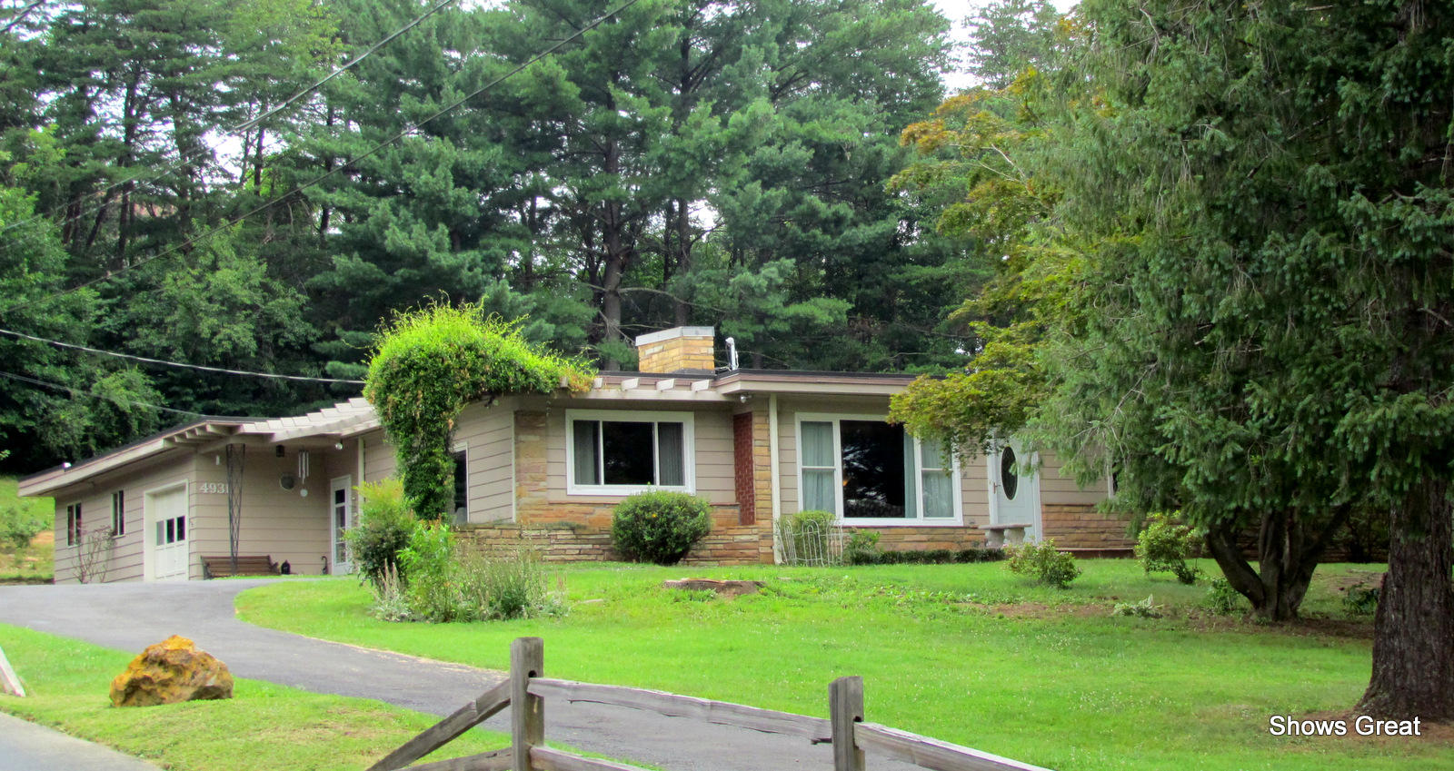 4931 Bower Road Roanoke, VA 24018 - Photo 1 of 48 Front