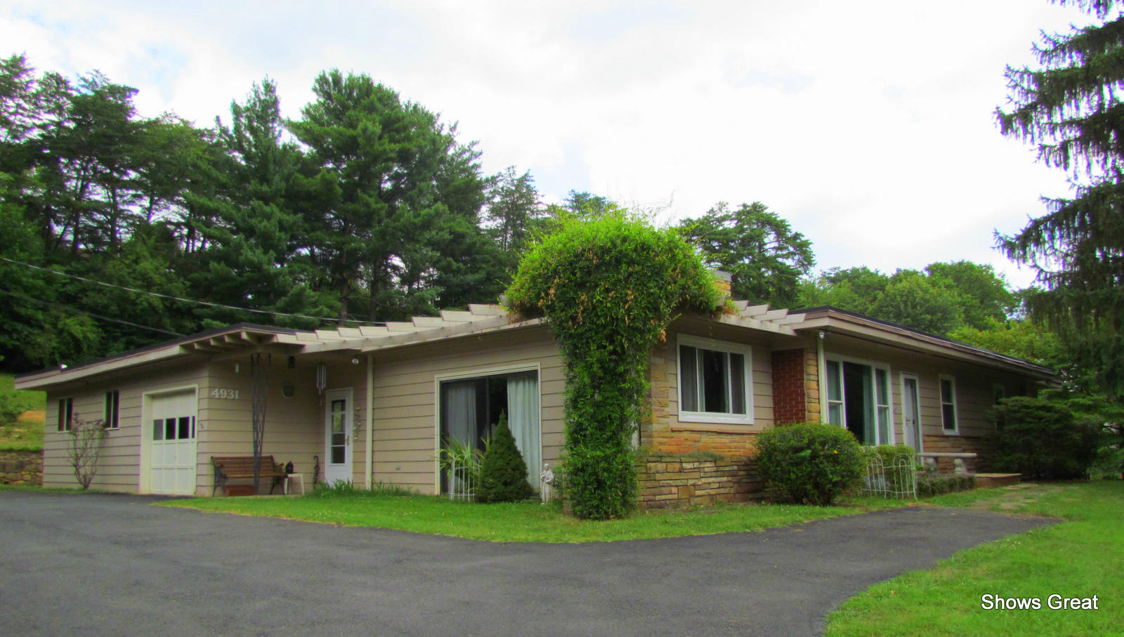 4931 Bower Road Roanoke, VA 24018 - Photo 11 of 48 IMG_1127