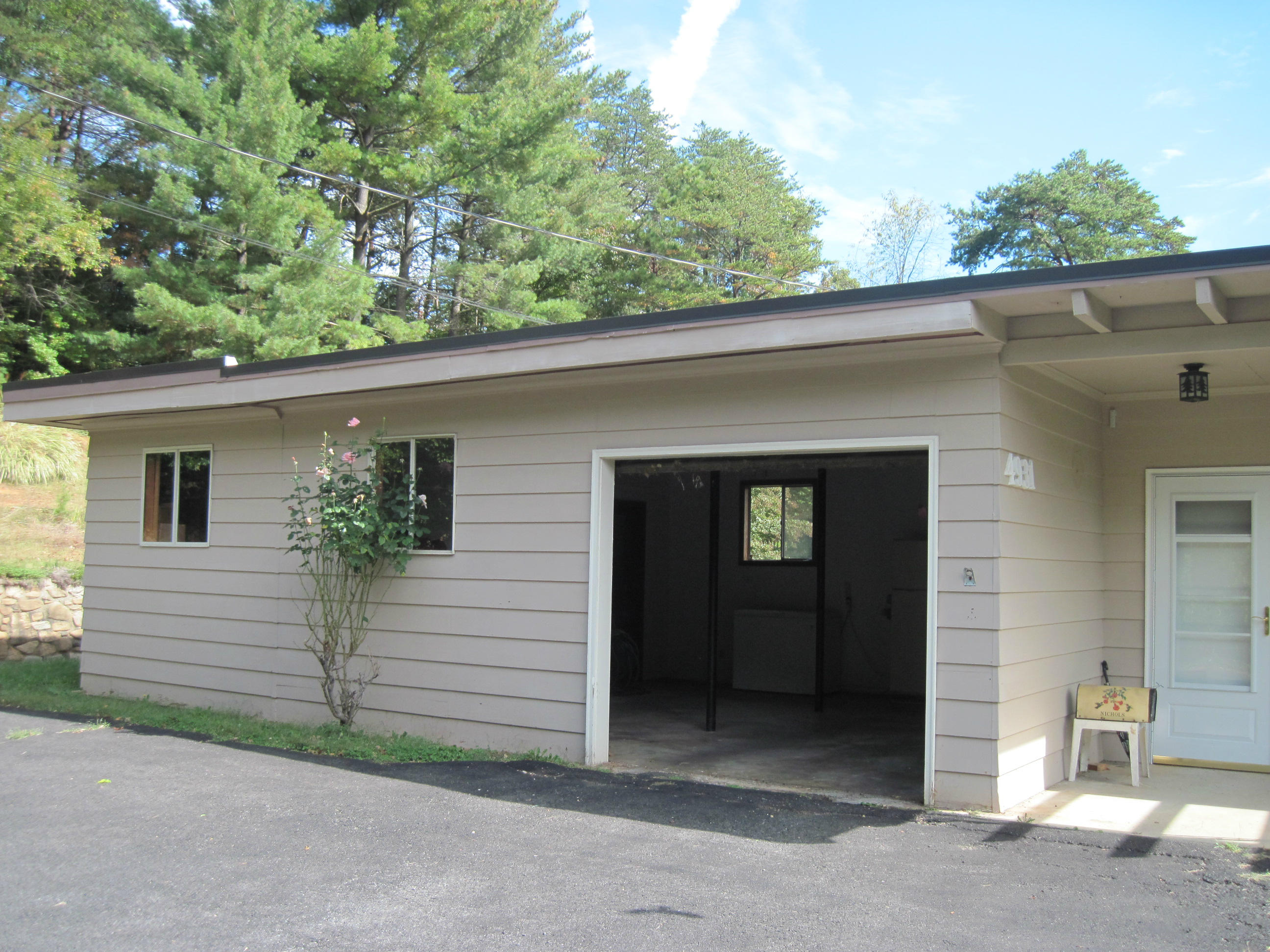 4931 Bower Road Roanoke, VA 24018 - Photo 21 of 48 006