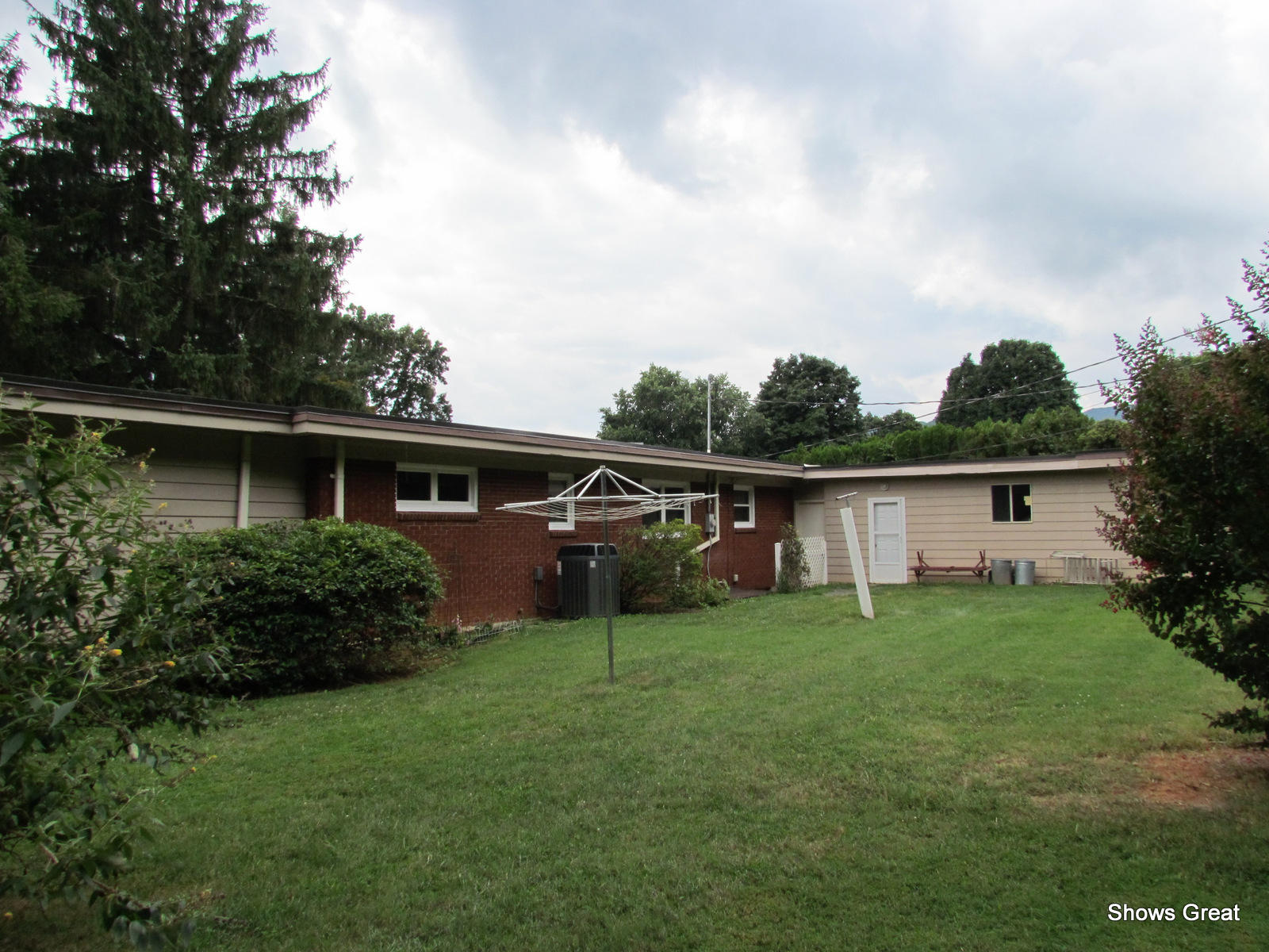 4931 Bower Road Roanoke, VA 24018 - Photo 7 of 48 IMG_1182