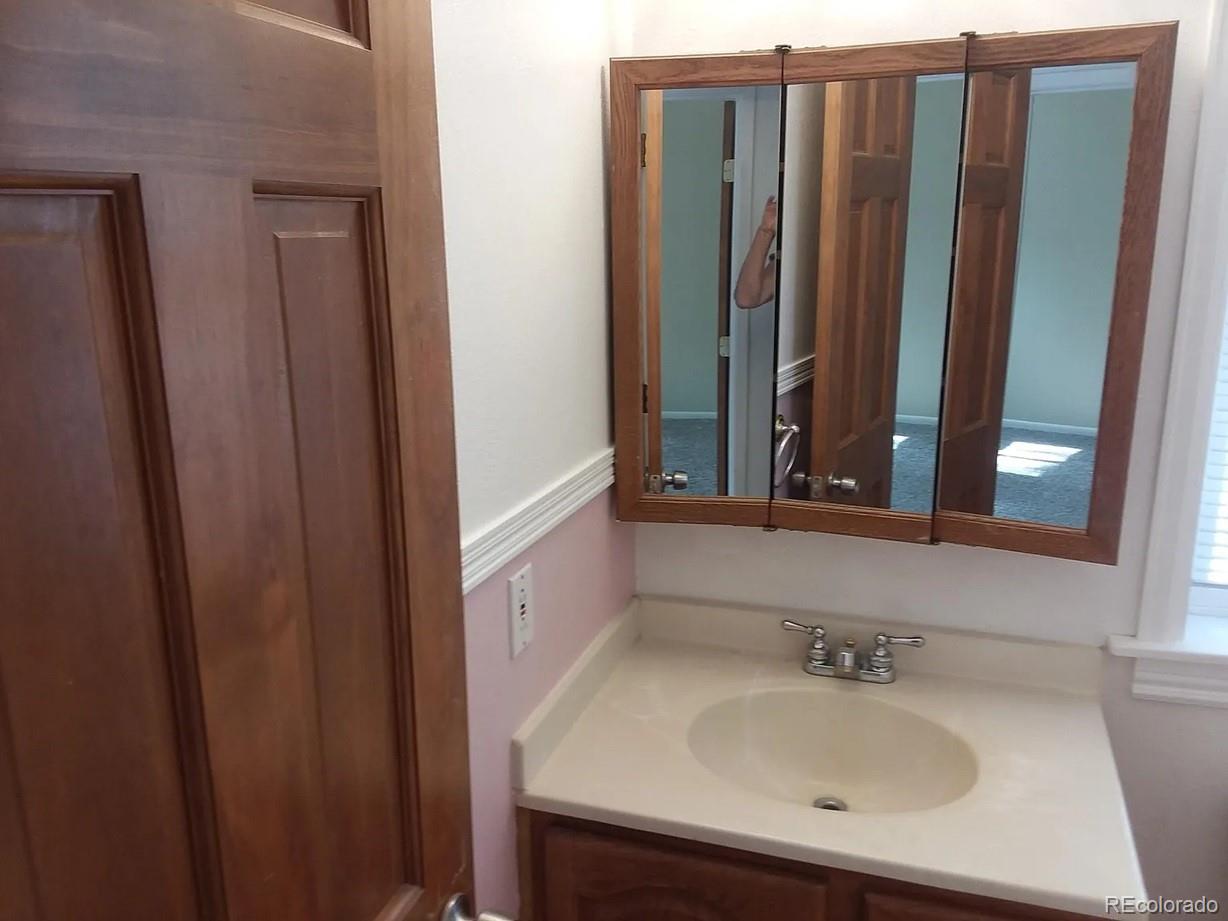 3373 Russell Gulch Road Evergreen, CO 80439 - Photo 13 of 37