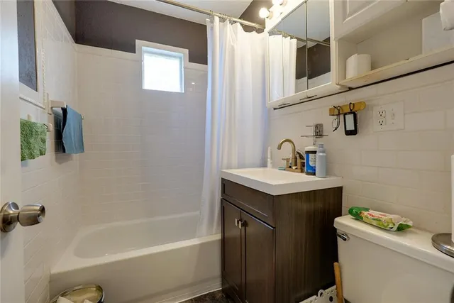 $200,000 | 2530 Queen Ridge Drive, Independence, MO 64055