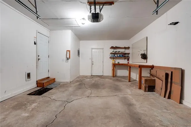 $200,000 | 2530 Queen Ridge Drive, Independence, MO 64055