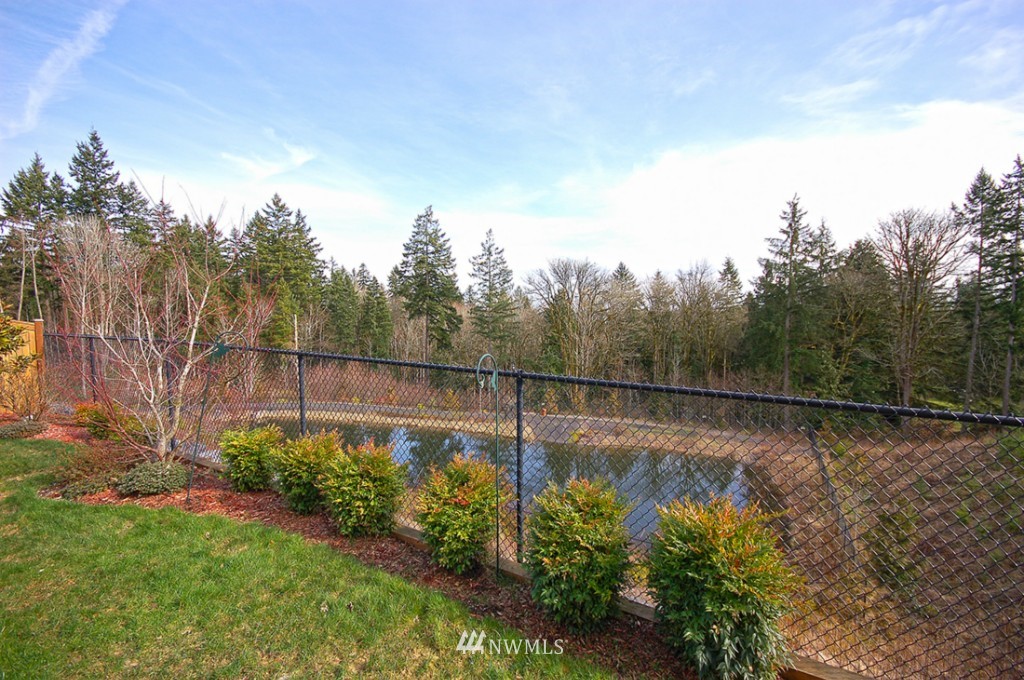21107 1st Avenue West Bothell, WA 98021 - Photo 9 of 20 a view of a garden