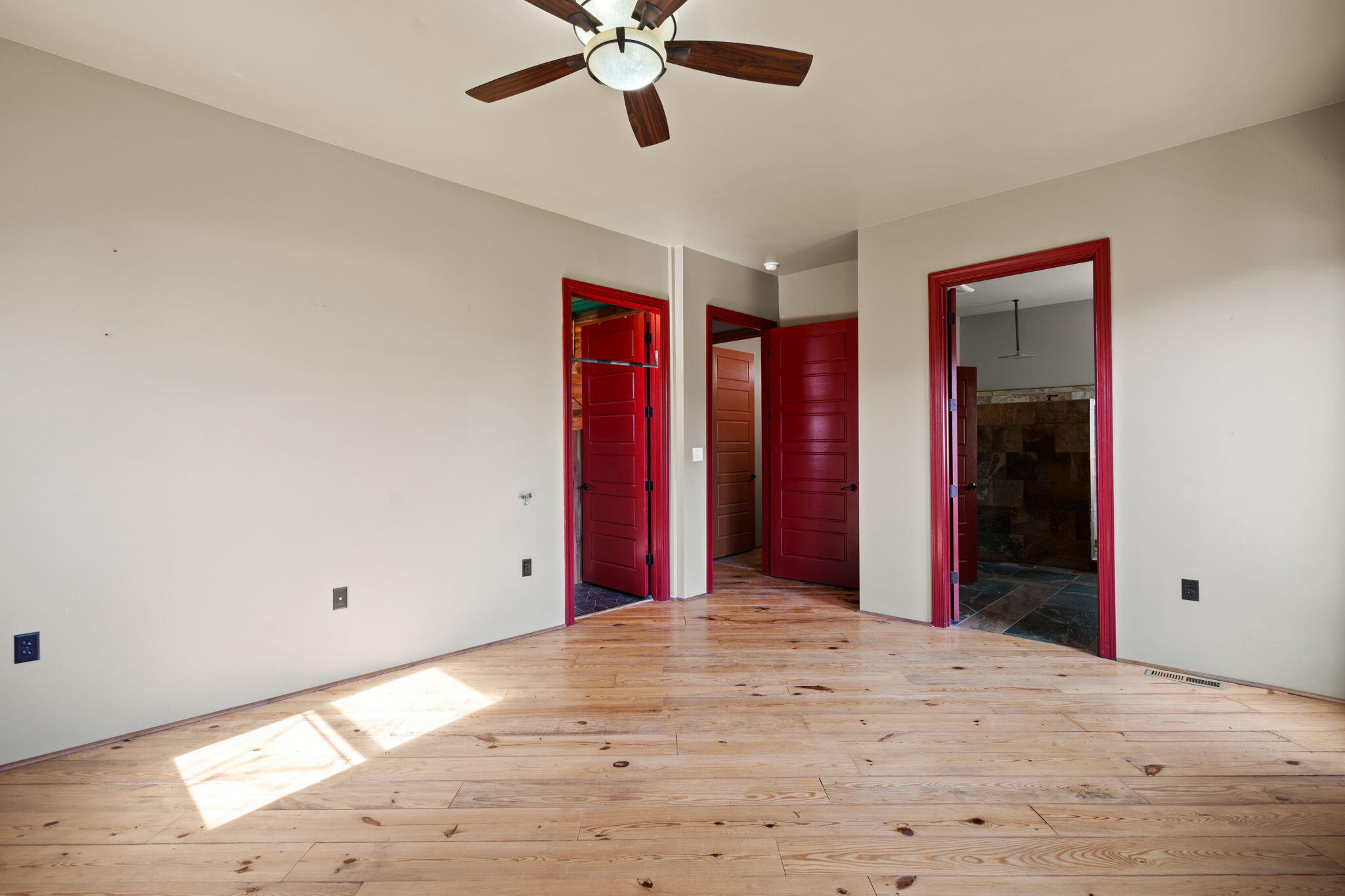 1014 Meroney Street Chattanooga, TN 37405 - Photo 28 of 57 28-web-or-mls-1014 Merony-Bekah C-13