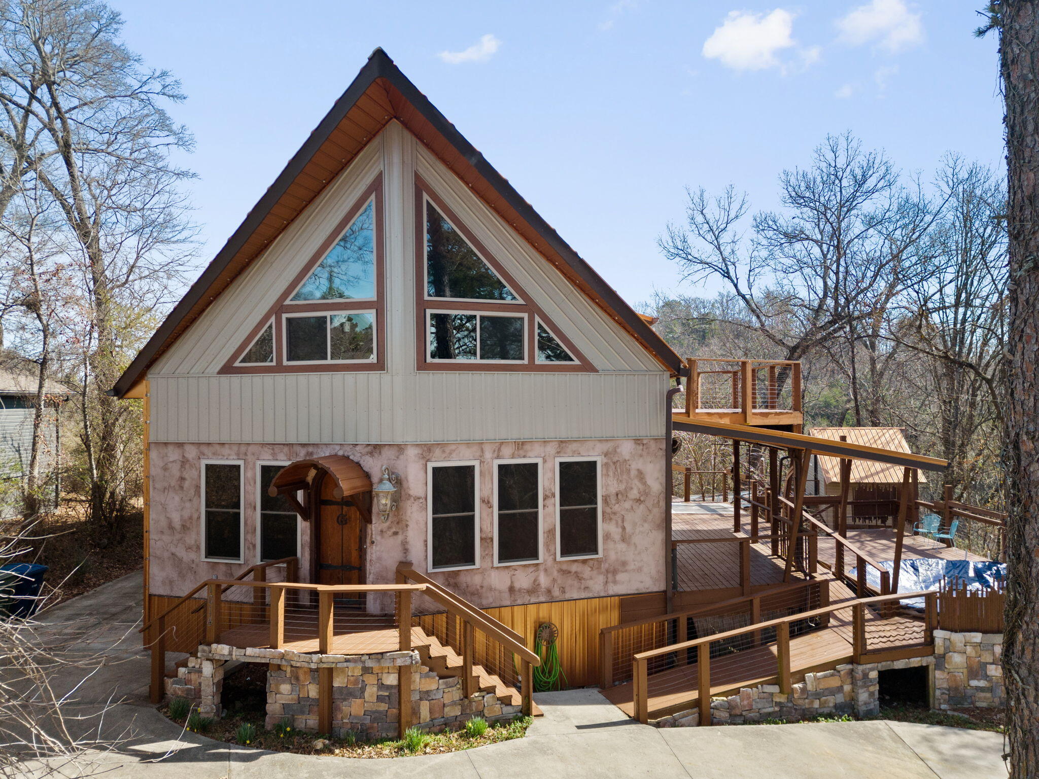 1014 Meroney Street Chattanooga, TN 37405 - Photo 4 of 57 4-web-or-mls-1014 Merony-Bekah C-25