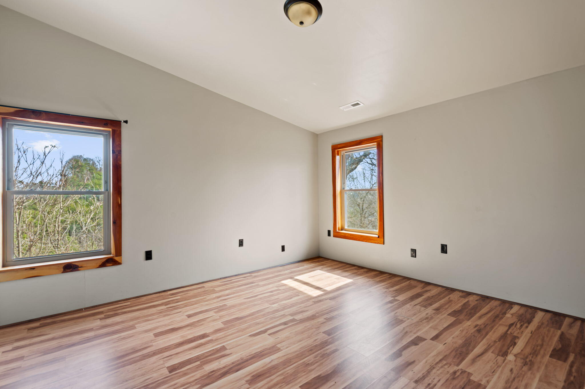 1014 Meroney Street Chattanooga, TN 37405 - Photo 44 of 57 44-web-or-mls-1014 Merony-Bekah C-41