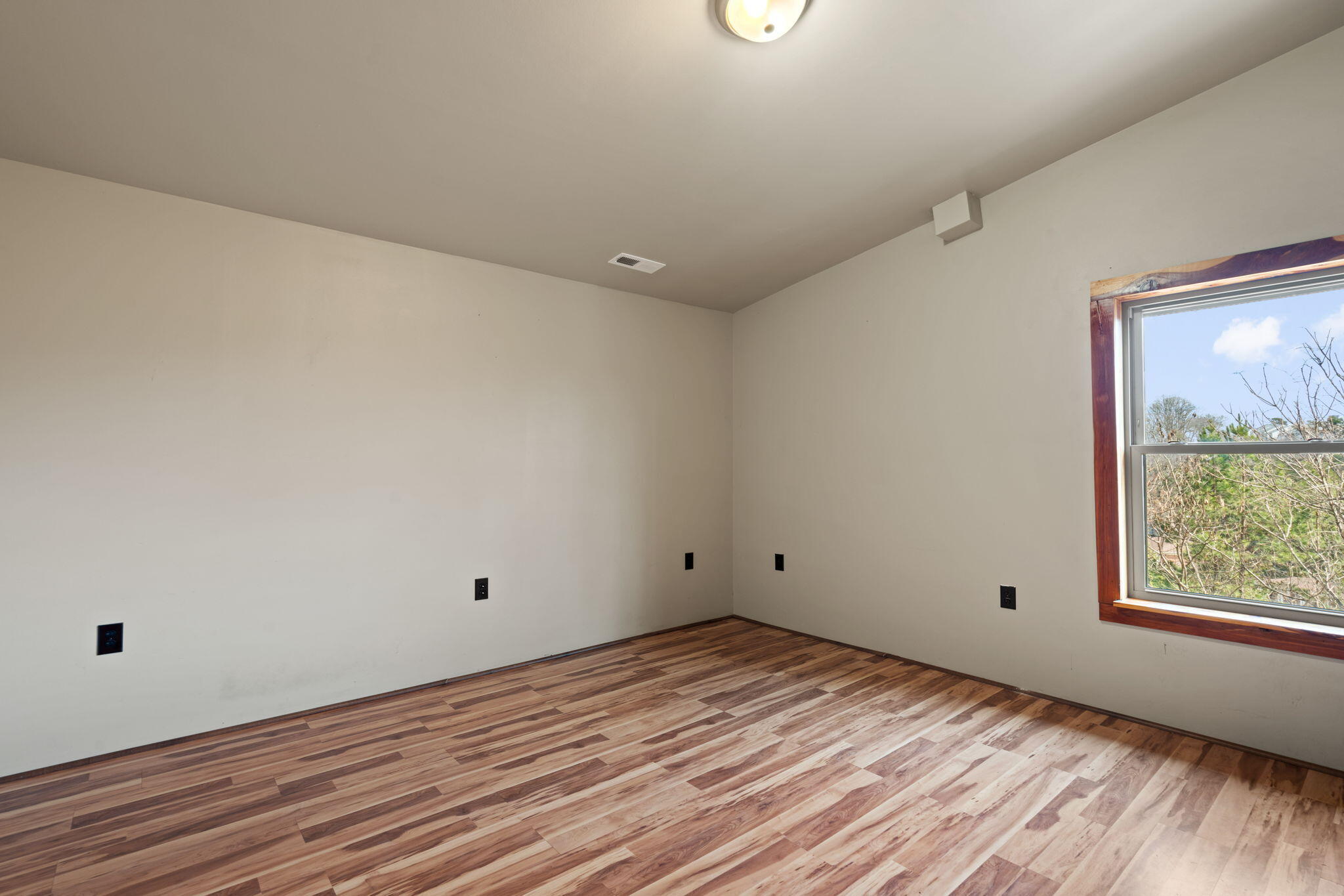 1014 Meroney Street Chattanooga, TN 37405 - Photo 46 of 57 46-web-or-mls-1014 Merony-Bekah C-43