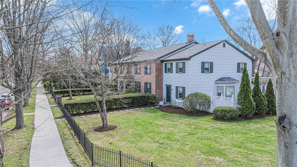 610 Maple Lane, Unit 1 Sewickley, PA 15143 - Photo 27 of 31 a front view of a house with garden