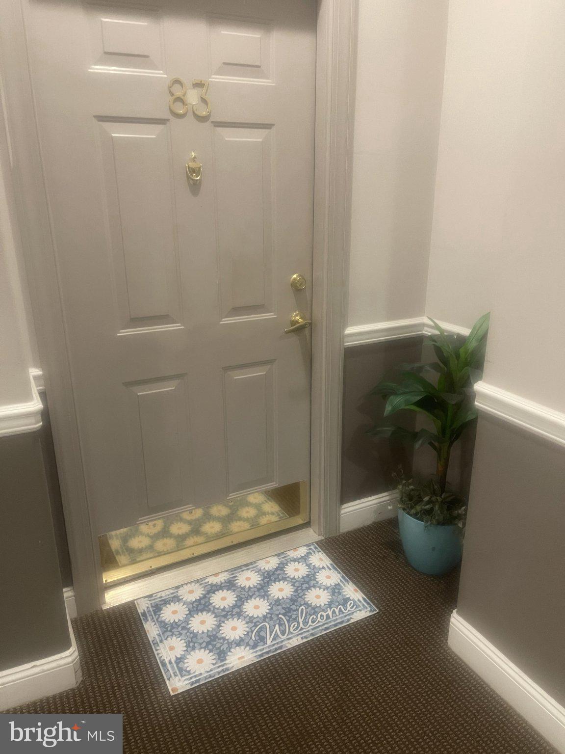 83 Kyle Way Ewing, NJ 08628 - Photo 4 of 36 Charming entryway with a warm welcome.