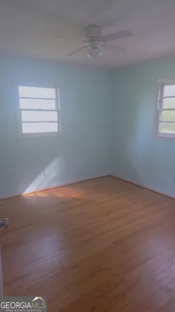 a view of empty room with window