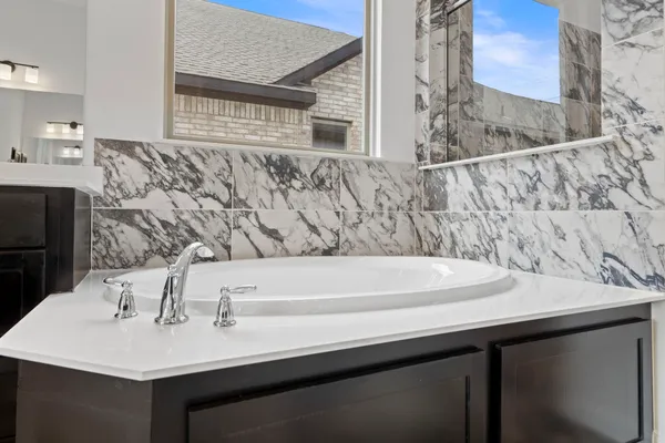 $637,833 | 4806 Caspian Wave Drive, League City, TX 77573