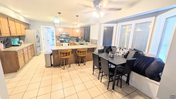 $329,900 | 2653 West Ridge Drive, Emporia, KS 66801