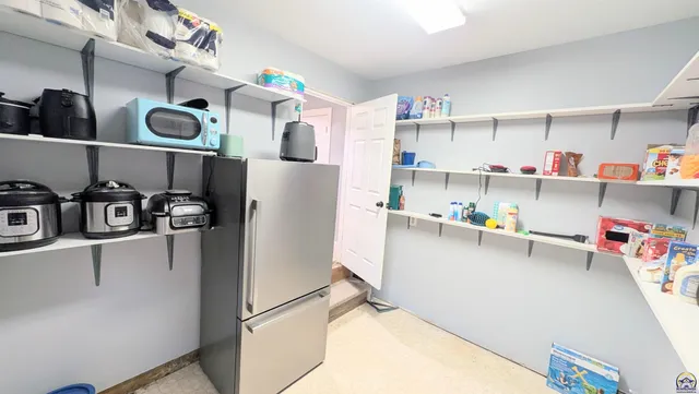 $338,500 | 2653 West Ridge Drive, Emporia, KS 66801