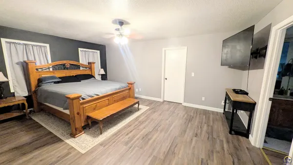 $329,900 | 2653 West Ridge Drive, Emporia, KS 66801