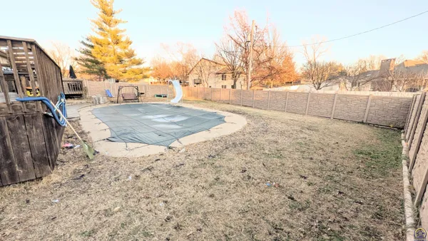 $329,900 | 2653 West Ridge Drive, Emporia, KS 66801