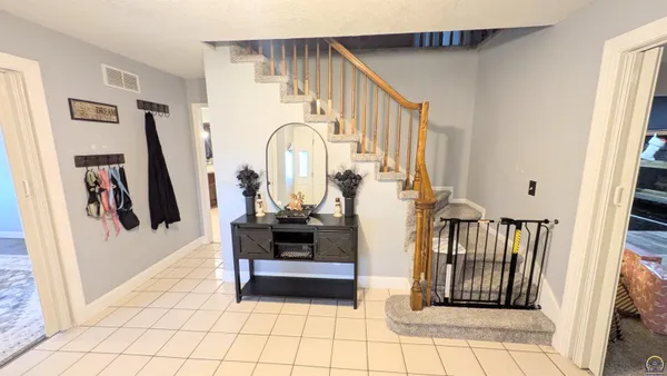 $329,900 | 2653 West Ridge Drive, Emporia, KS 66801