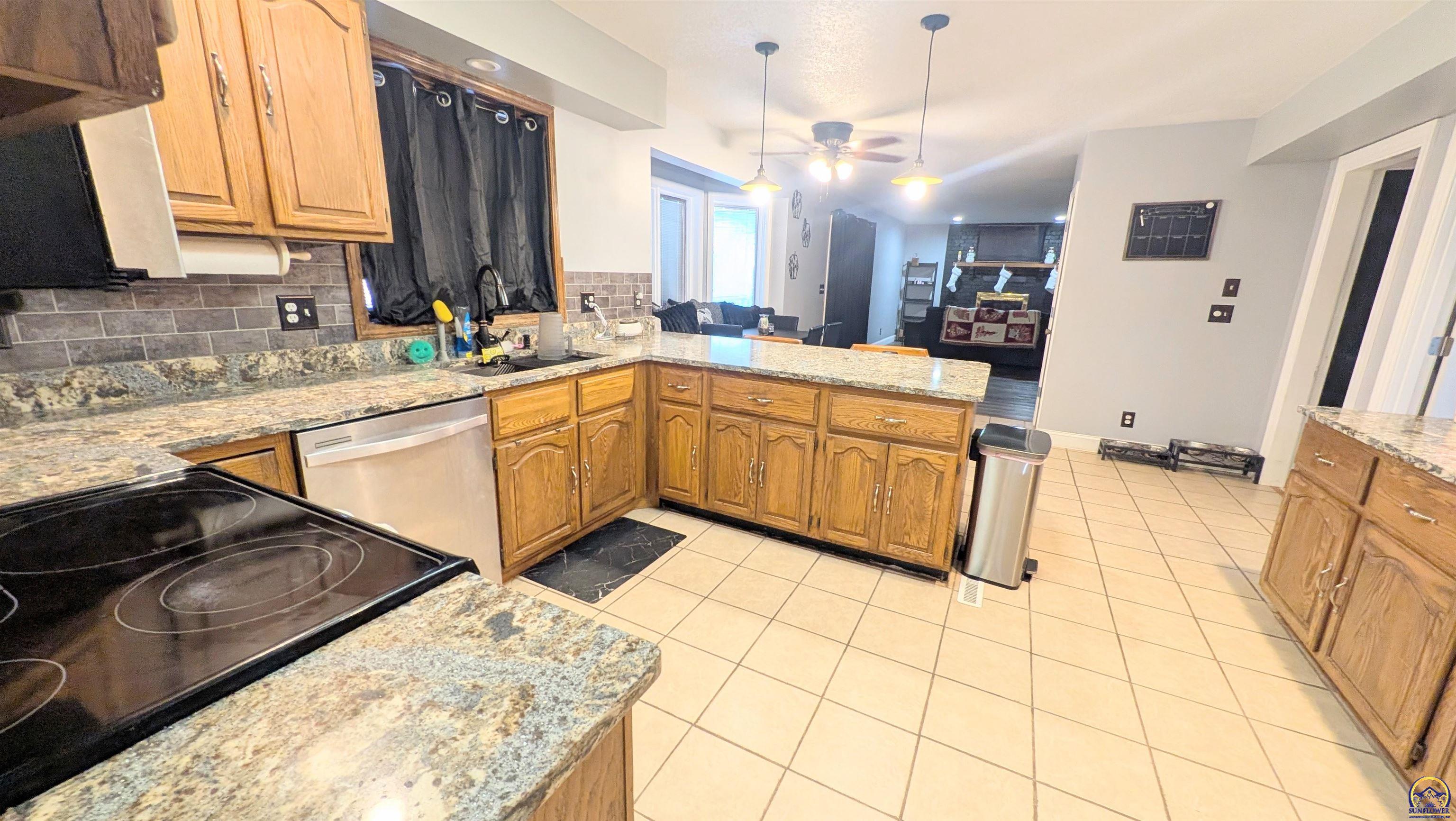 2653 West Ridge Drive Emporia, KS 66801 - Photo 9 of 37