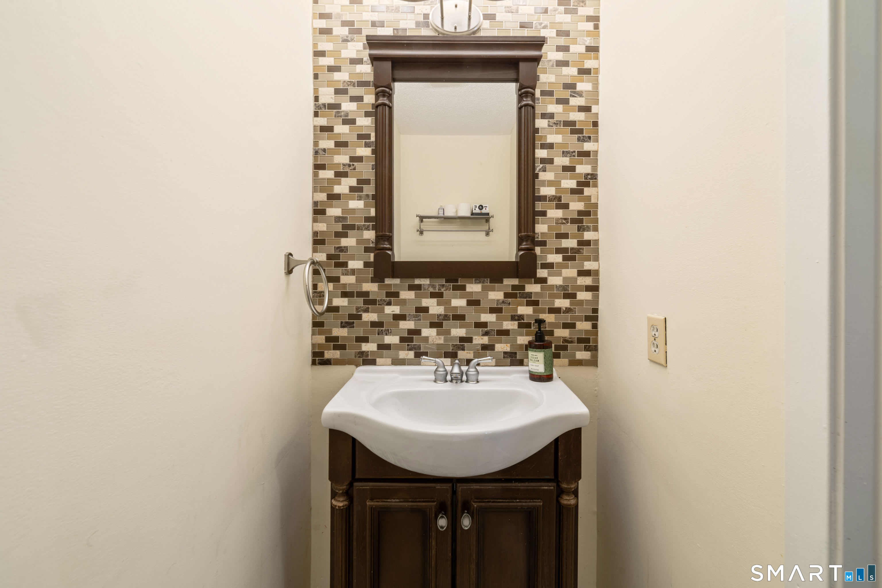 827 Oronoke Road, Unit 92 Waterbury, CT 06708 - Photo 13 of 40