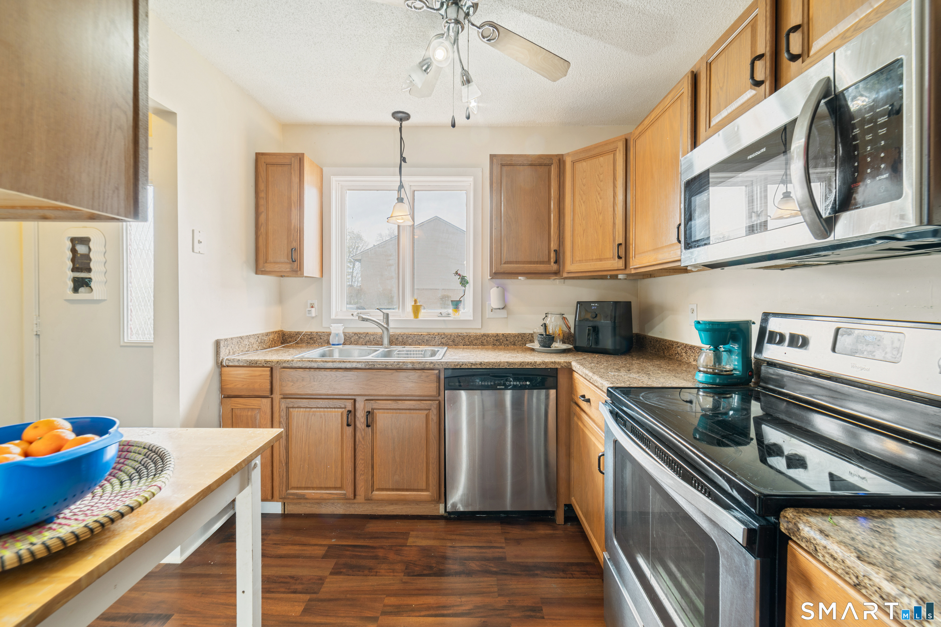 827 Oronoke Road, Unit 92 Waterbury, CT 06708 - Photo 2 of 40
