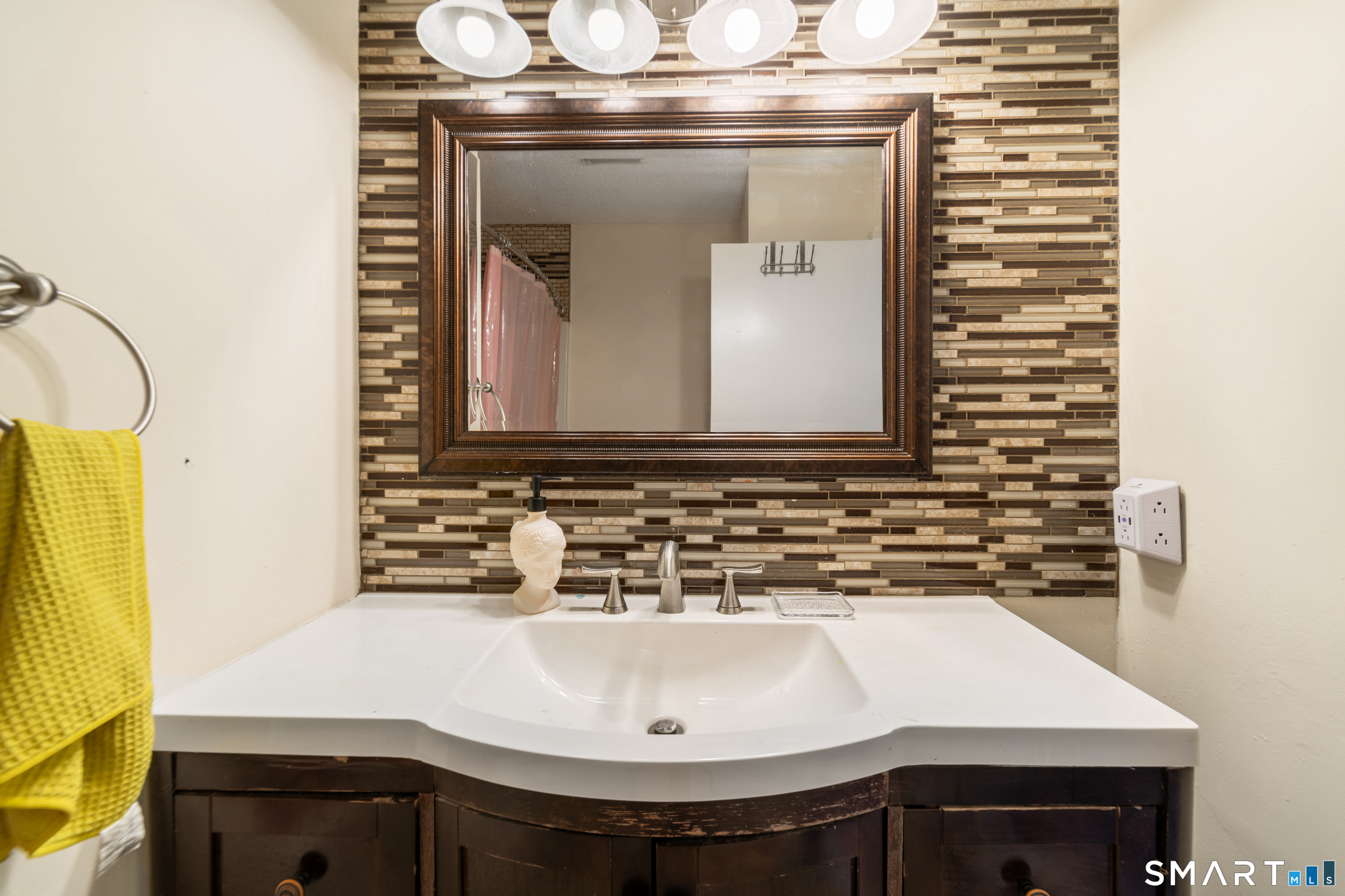 827 Oronoke Road, Unit 92 Waterbury, CT 06708 - Photo 23 of 40