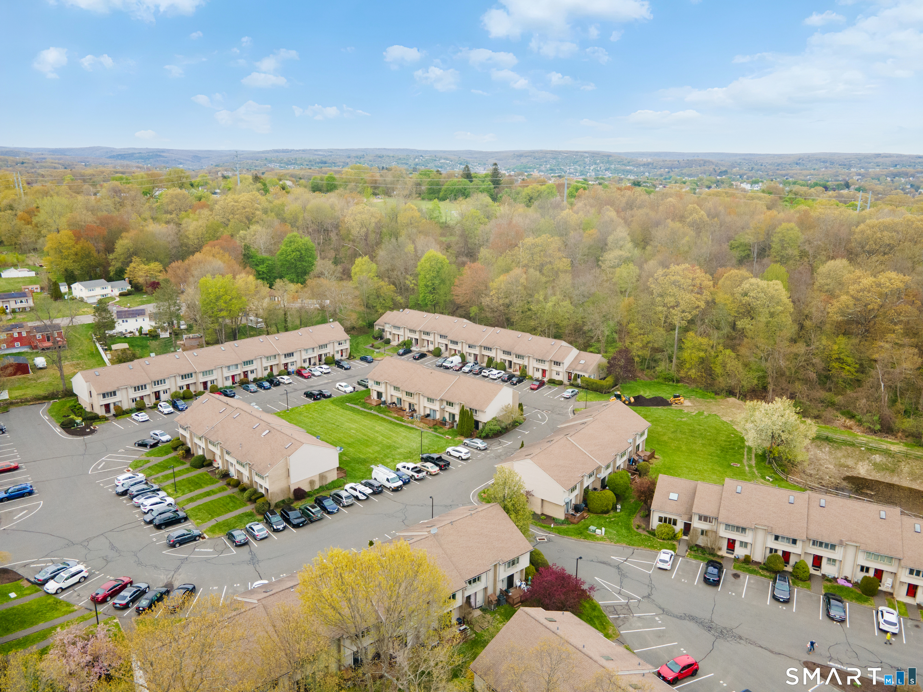 827 Oronoke Road, Unit 92 Waterbury, CT 06708 - Photo 3 of 40