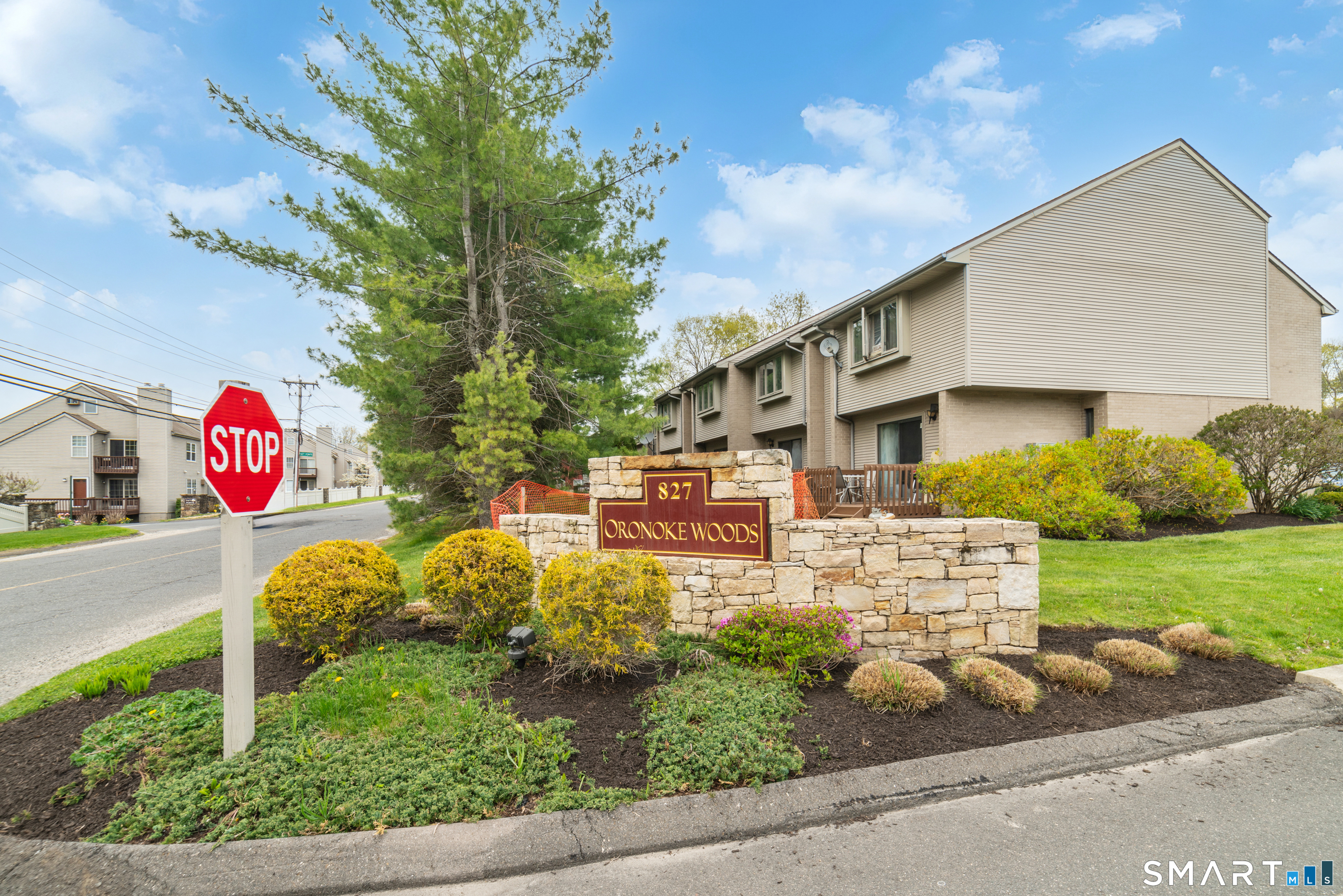 827 Oronoke Road, Unit 92 Waterbury, CT 06708 - Photo 4 of 40