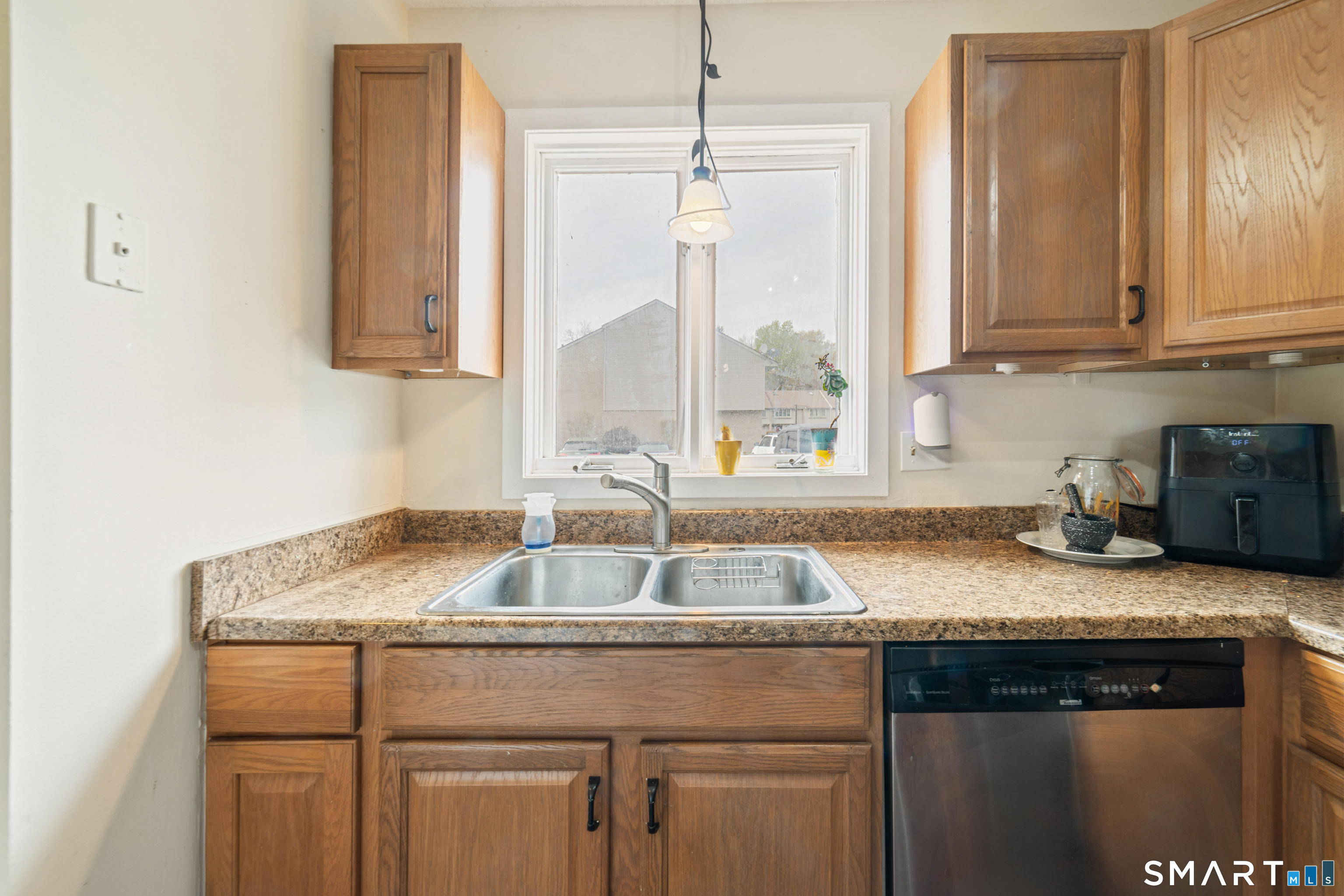 827 Oronoke Road, Unit 92 Waterbury, CT 06708 - Photo 6 of 40
