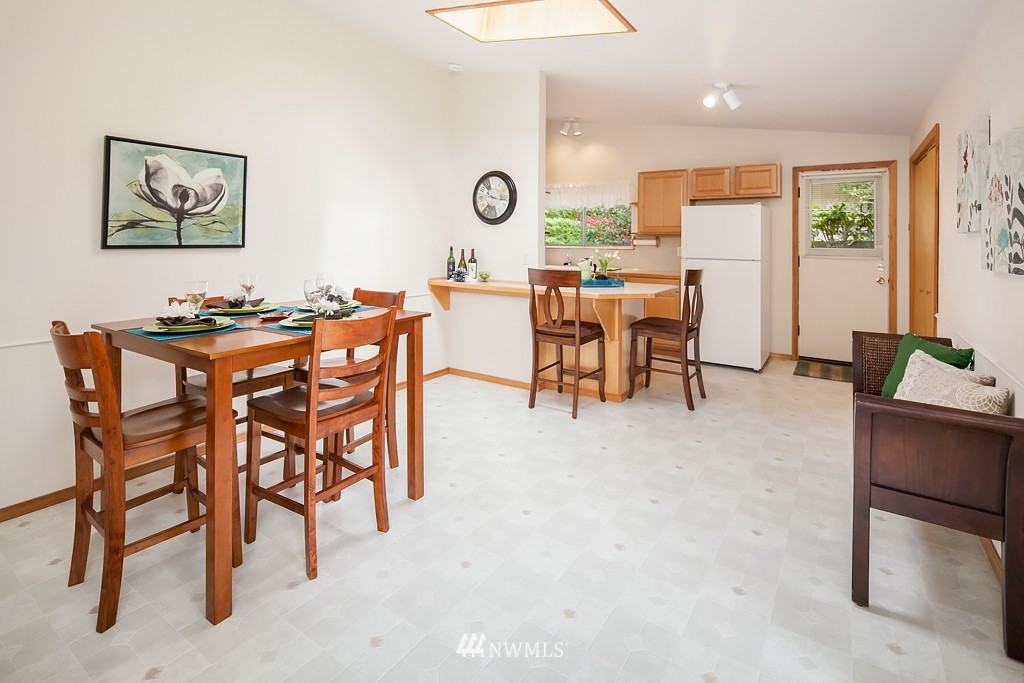 7019 179th Street Southwest Edmonds, WA 98026 - Photo 3 of 16 Gallery Image 3
