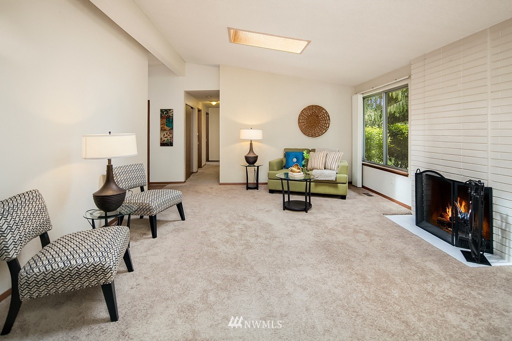 7019 179th Street Southwest Edmonds, WA 98026 - Photo 6 of 16 Gallery Image 6