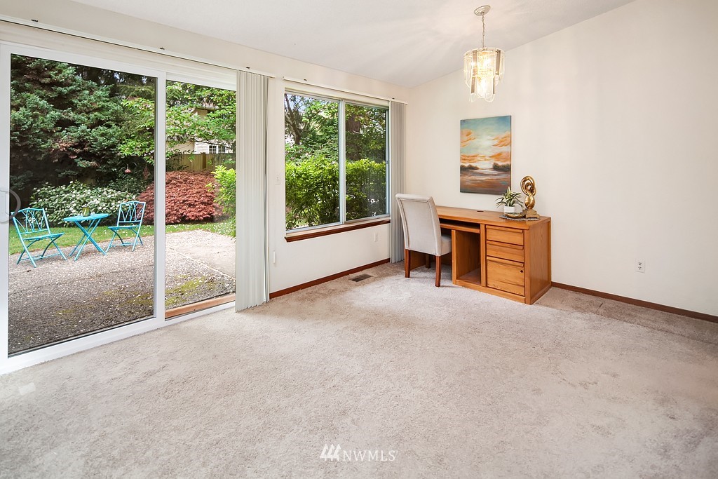 7019 179th Street Southwest Edmonds, WA 98026 - Photo 8 of 16 Gallery Image 8