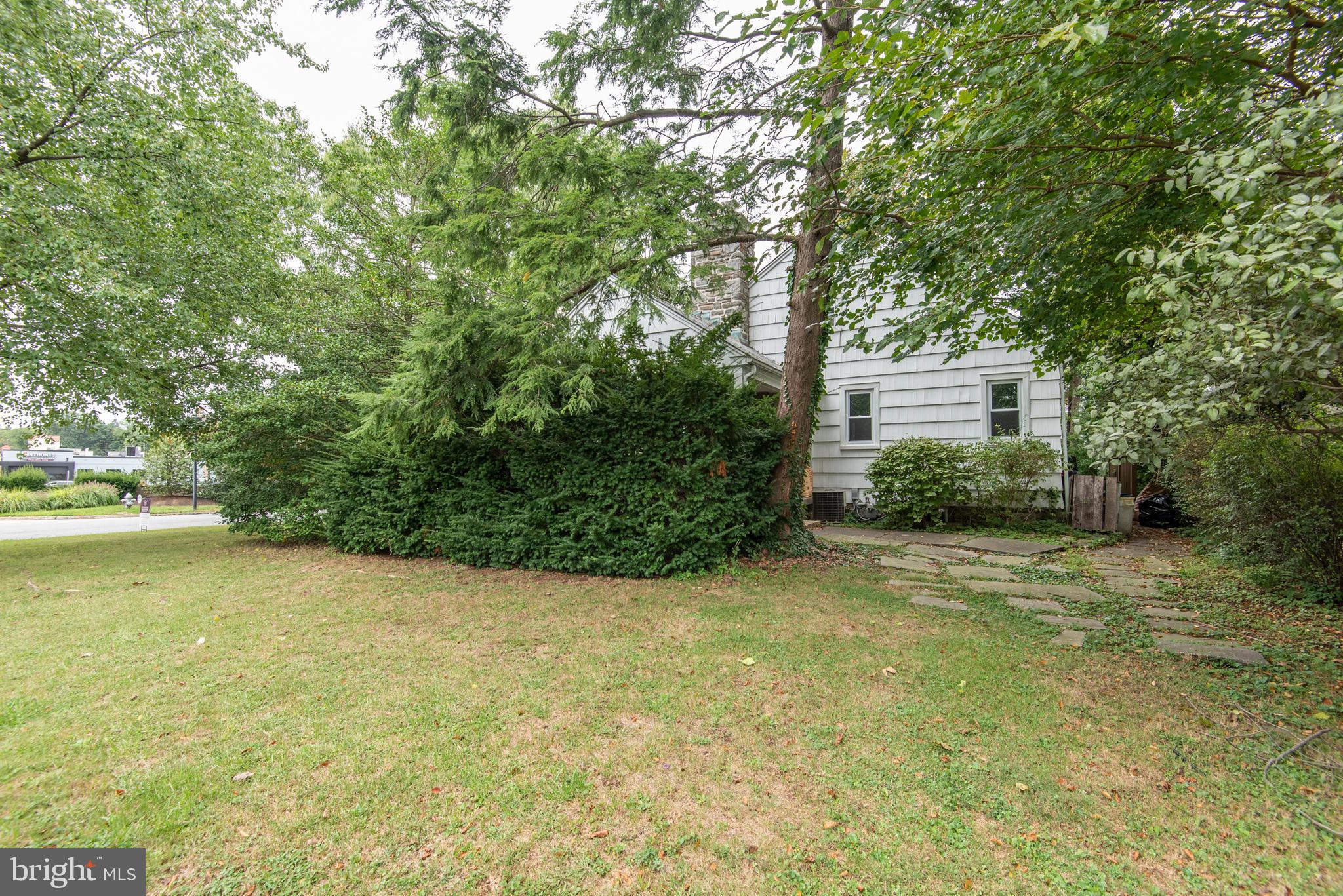1022 Clover Hill Road Wynnewood, PA 19096 - Photo 3 of 39 Side of driveway