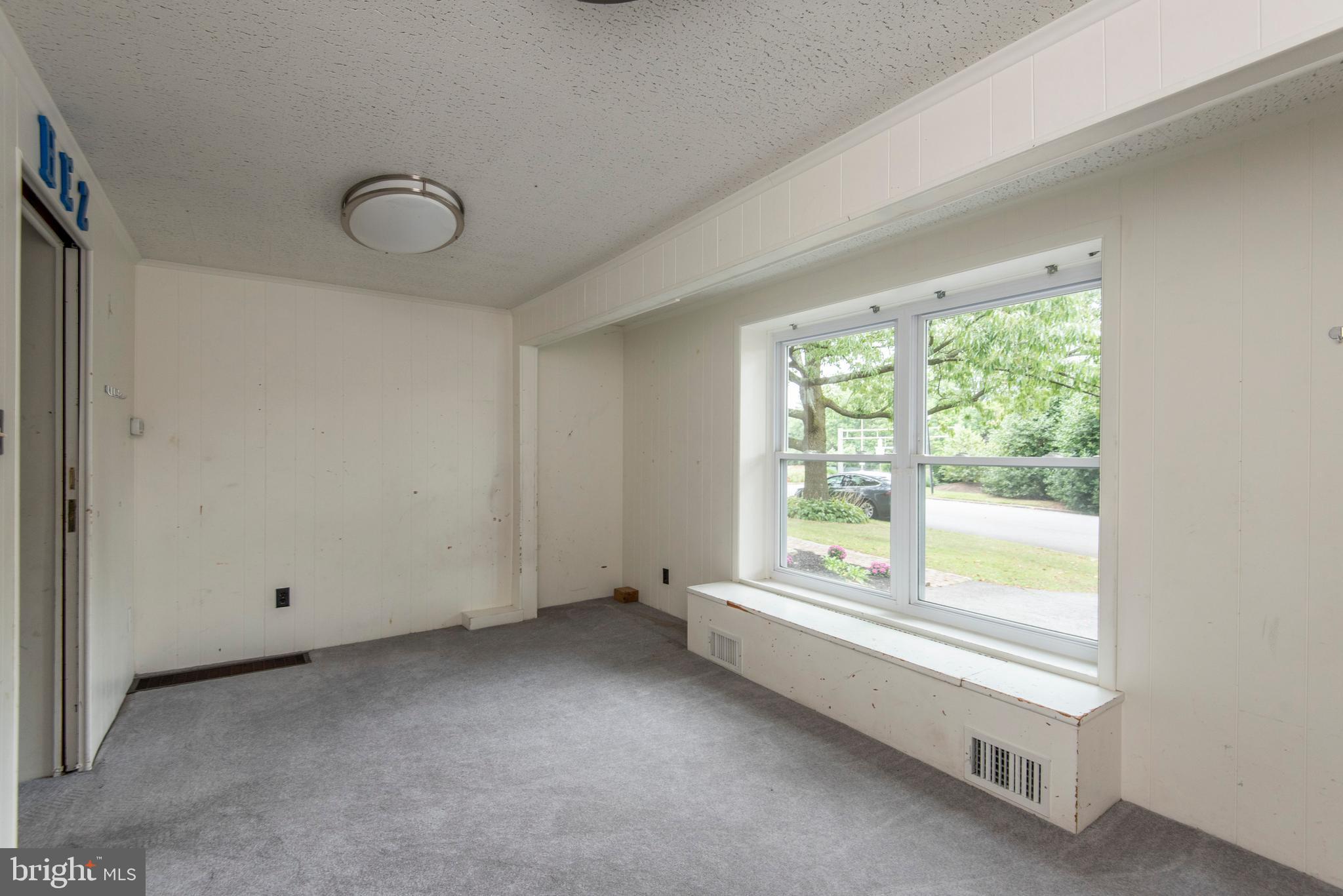 1022 Clover Hill Road Wynnewood, PA 19096 - Photo 10 of 39