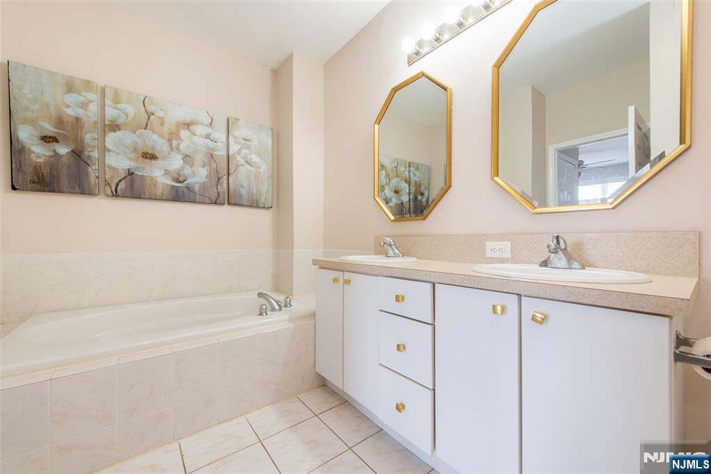 44 George Russell Way, Unit 22 Clifton, NJ 07013 - Photo 15 of 19 Gallery Image 15