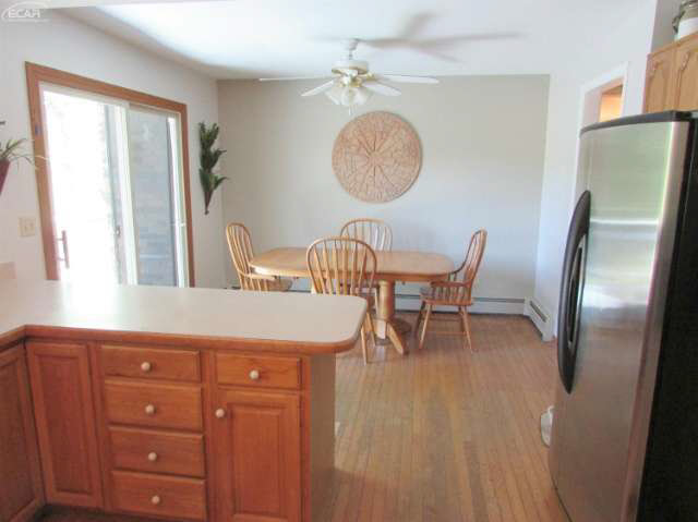 9350 Bennett Lake Road Fenton, MI 48430 - Photo 9 of 36 21174760-8.JPG