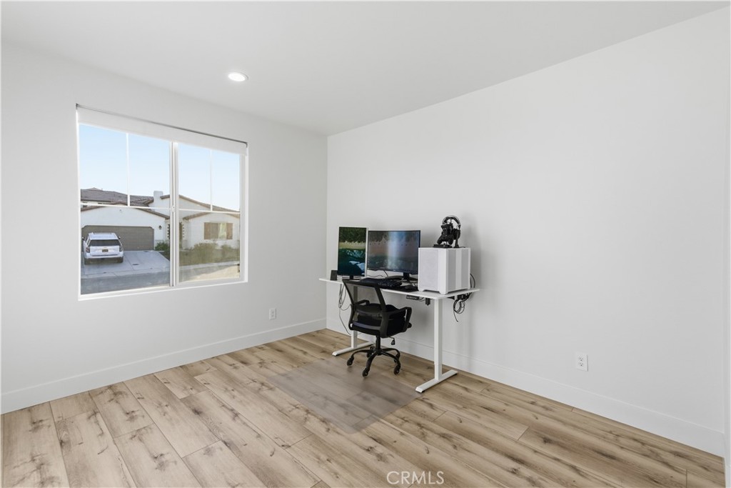1224 Joshua Tree Road Calimesa, CA 92320 - Photo 3 of 38 Guest bedroom 1