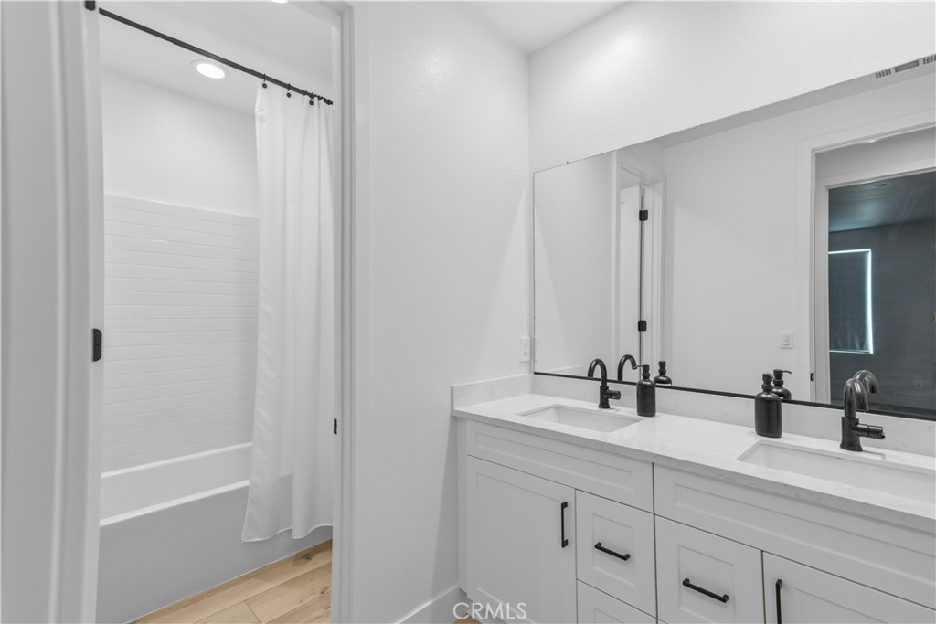 1224 Joshua Tree Road Calimesa, CA 92320 - Photo 7 of 38 Guest bathroom 1