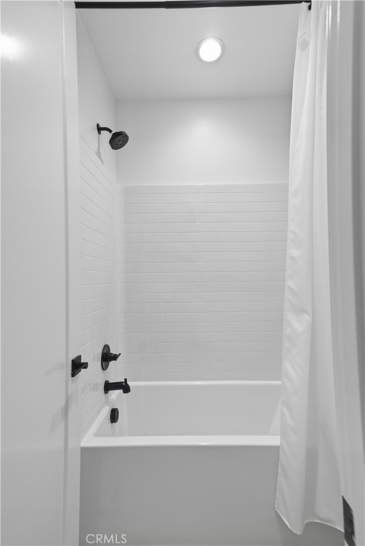 1224 Joshua Tree Road Calimesa, CA 92320 - Photo 8 of 38 Guest bathroom 1