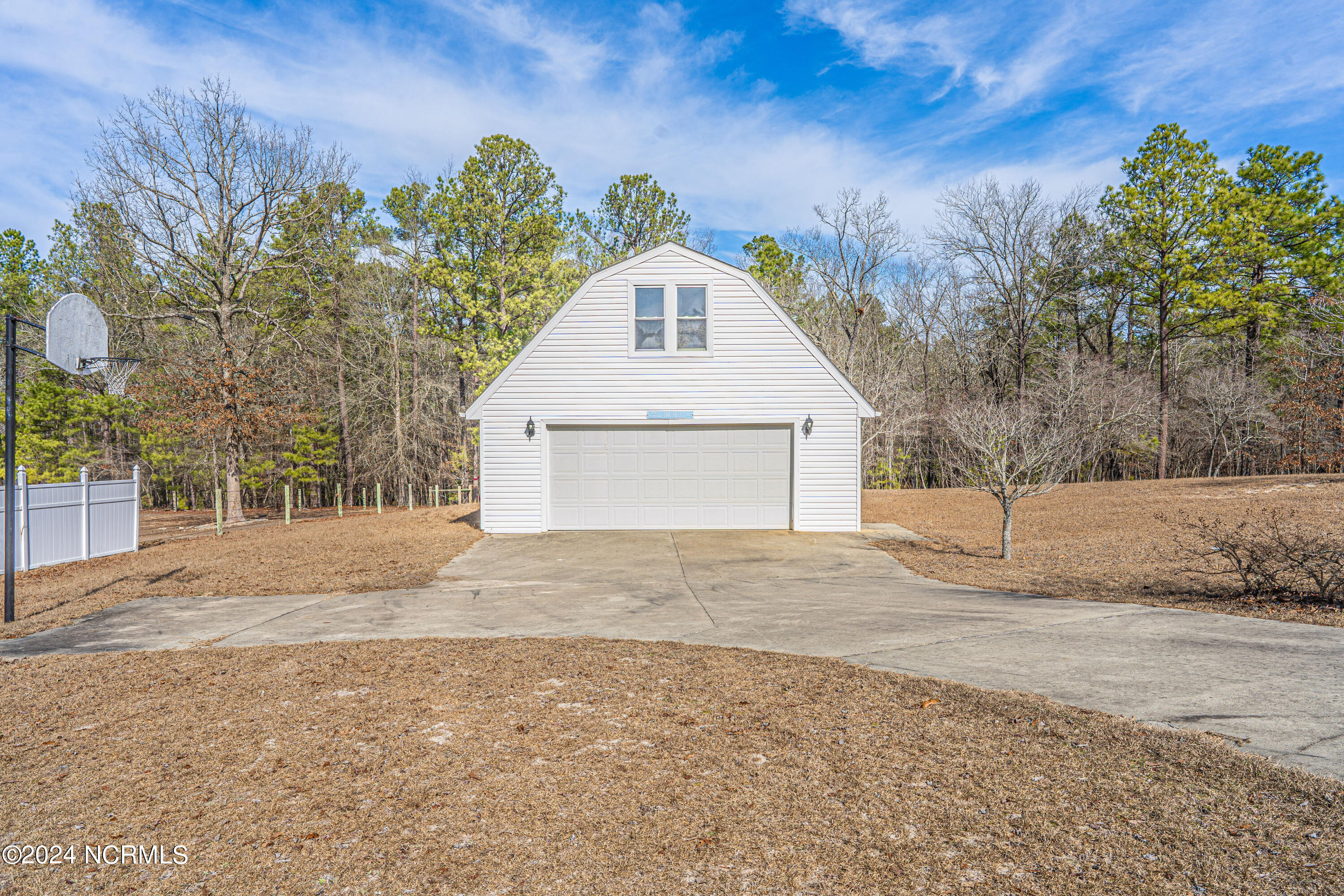 412 Pinecrest Court Road Aberdeen, NC 28315 - Photo 11 of 64 28' x 24' Detached Garage