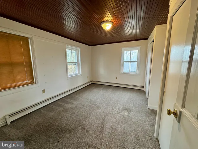 $2,650 | 180 Sassamansville Road, Gilbertsville, PA 19525