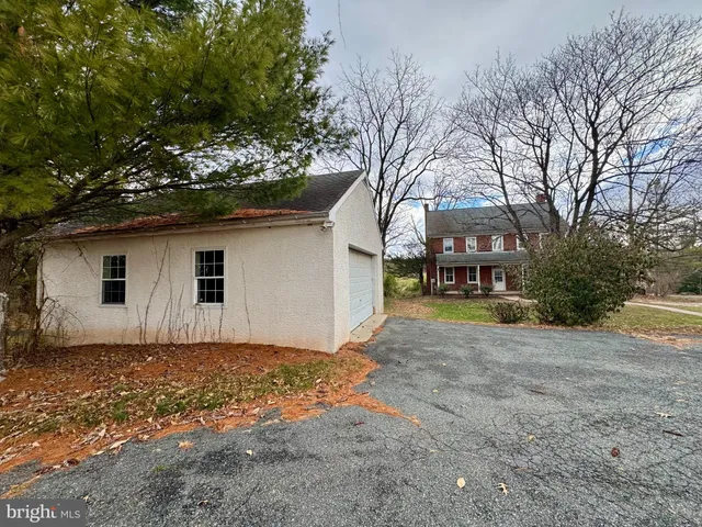 $2,650 | 180 Sassamansville Road, Gilbertsville, PA 19525