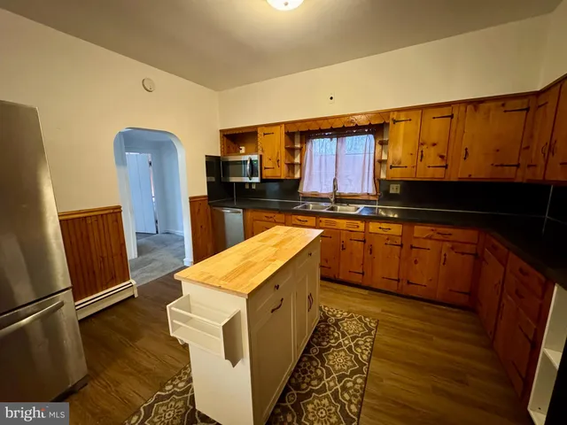 $2,650 | 180 Sassamansville Road, Gilbertsville, PA 19525