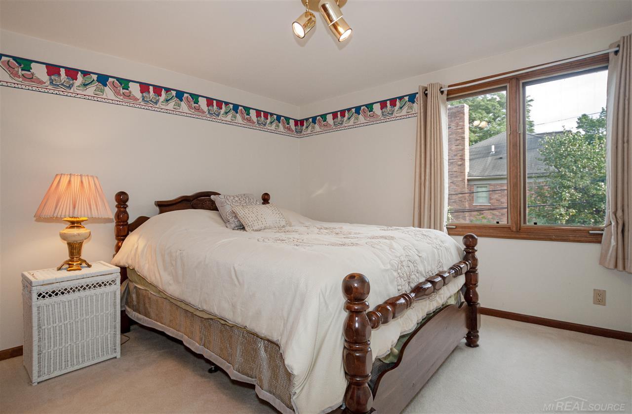 987 Lake Shore Road Grosse Pointe Shores, MI 48236 - Photo 33 of 54
