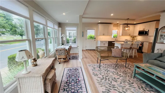 $3,200 | 115 Wellington Avenue, Unit 1, Newport, RI 02840