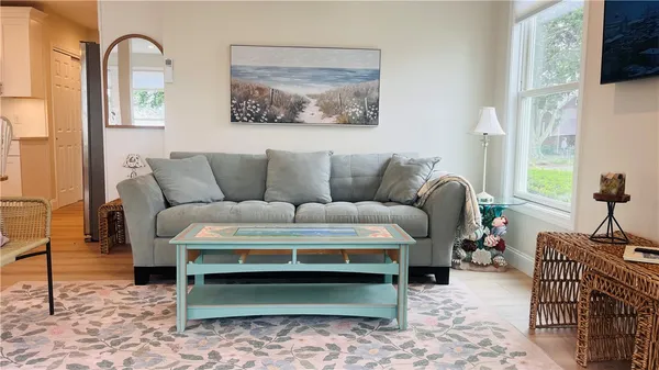 $3,000 | 115 Wellington Avenue, Unit 1, Newport, RI 02840