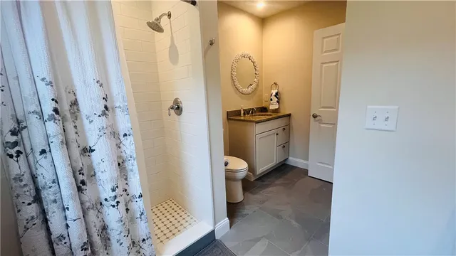 $3,200 | 115 Wellington Avenue, Unit 1, Newport, RI 02840