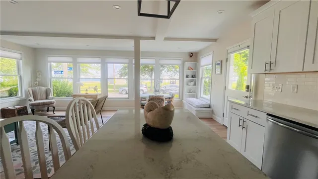 $3,200 | 115 Wellington Avenue, Unit 1, Newport, RI 02840